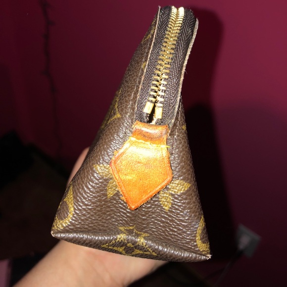 Louis Vuitton cosmetic pouch - Picture 3 of 8